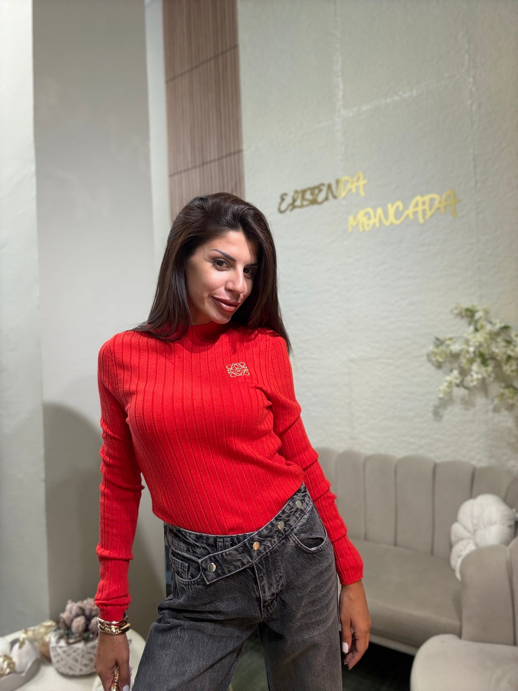 Коралова плетена блуза с бродерия